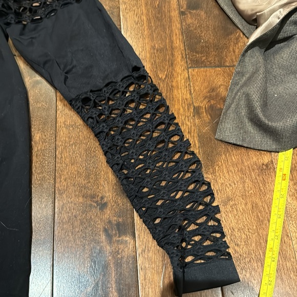 Fun and sexy Venus xl top. - Picture 2 of 5